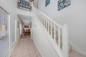 402 S Willow Ave, Unit A in Tampa, FL - Foto de edificio - Building Photo