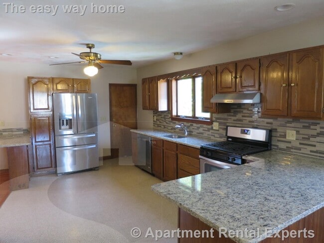 1 Winchester Pl, Unit #2