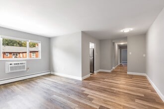 Rock Springs Apartments in Morrisville, PA - Foto de edificio - Building Photo