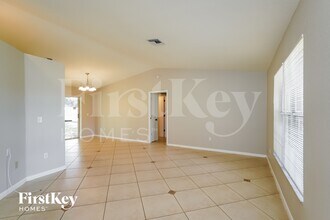 8441 Bahamas Rd in Ft. Myers, FL - Building Photo - Building Photo