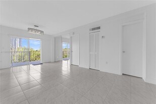 16508 NE 26th Ave in North Miami Beach, FL - Building Photo