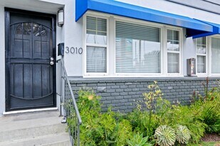 527 Washington in Venice, CA - Building Photo