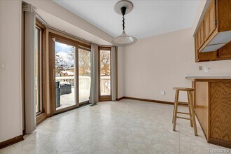 249 E Silverbell Rd in Orion Township, MI - Building Photo - Building Photo