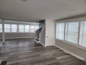 223 Meadow St in Naugatuck, CT - Building Photo - Building Photo
