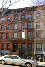 138 W 73rd St in New York, NY - Building Photo - Building Photo