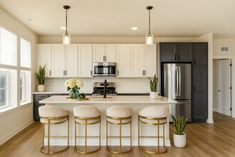 250 McHenry Rd in Buffalo Grove, IL - Building Photo - Building Photo