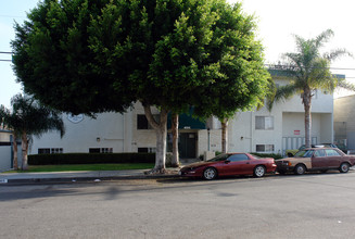 4015 W 129th St in Hawthorne, CA - Building Photo - Building Photo