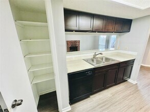 2612 Gwendolyn Ln in Austin, TX - Building Photo - Building Photo