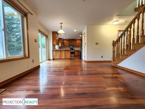 33994-33997 7 Oaks Dr in Scappoose, OR - Building Photo - Building Photo