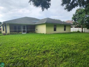 5406 Hickory Dr in Fort Pierce, FL - Building Photo - Building Photo