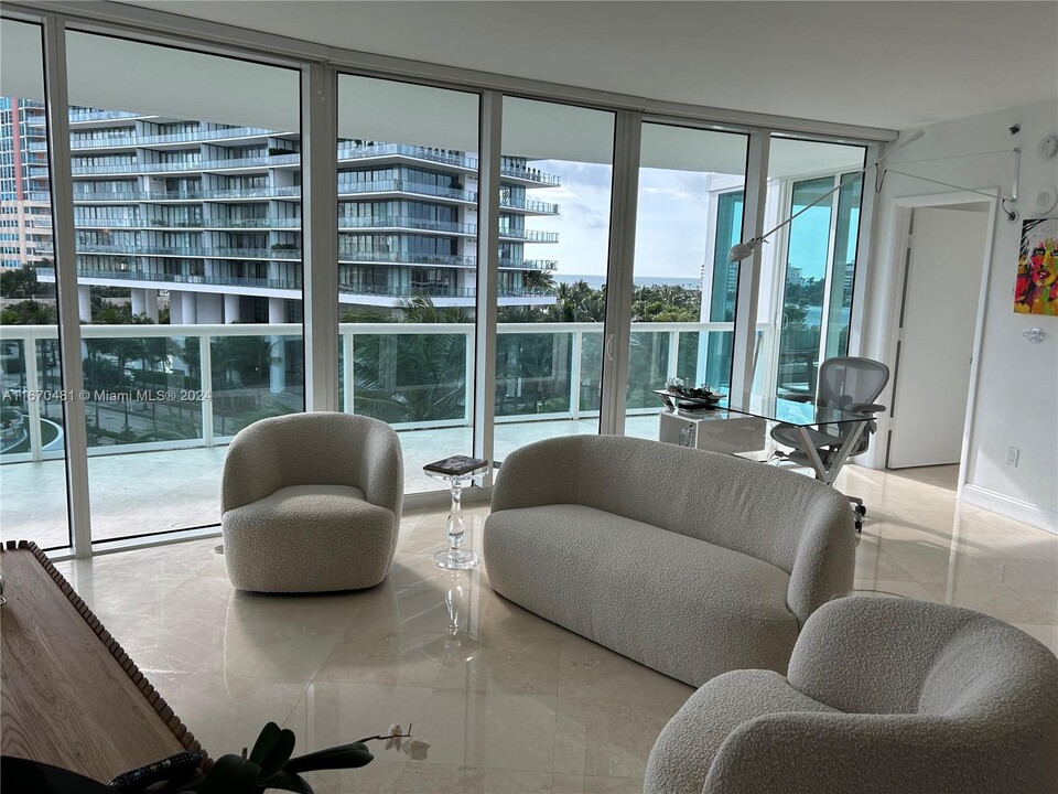 1000 S Pointe Dr, Unit 507 in Miami Beach, FL - Building Photo