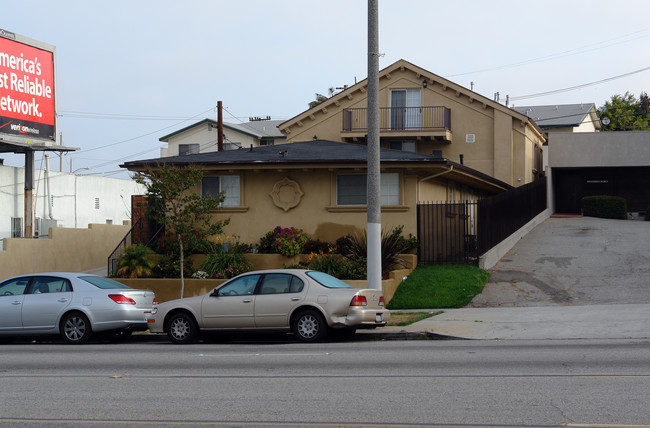 930 Centinela Ave in Inglewood, CA - Foto de edificio - Building Photo