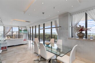 5875 Collins Ave in Miami, FL - Building Photo - Building Photo