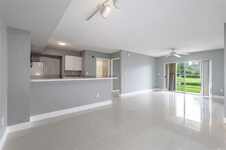 2600 S University Dr in Fort Lauderdale, FL - Building Photo - Building Photo