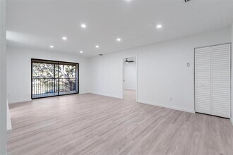3631 NW 94th Ave, Unit 6G in Sunrise, FL - Foto de edificio - Building Photo
