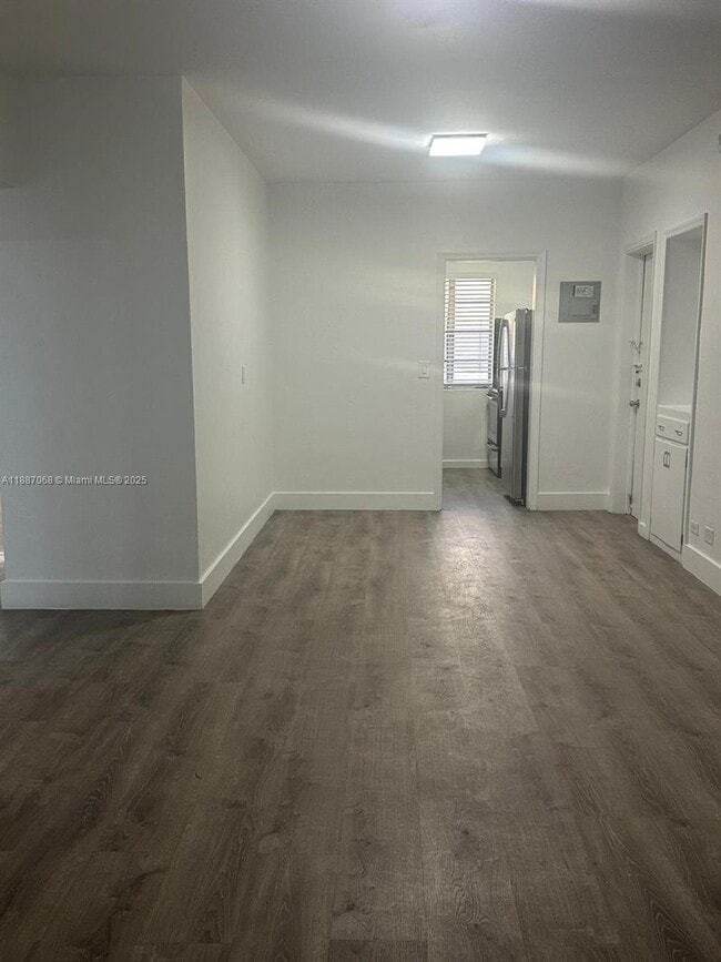 6805 Abbott Ave in Miami Beach, FL - Building Photo - Building Photo