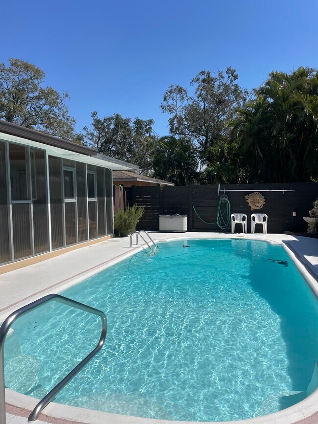 4108 Prescott St in Sarasota, FL - Building Photo - Building Photo