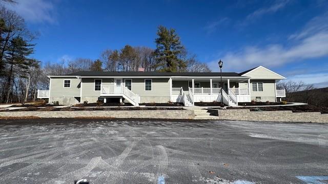 135 Cooper Rd in Fishkill, NY - Building Photo