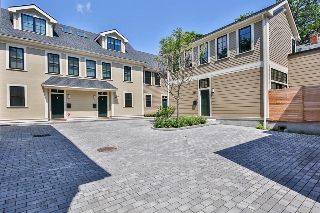 227 Concord Ave in Cambridge, MA - Building Photo