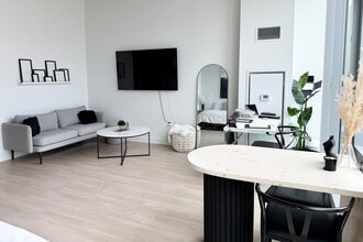 311 W Illinois St in Chicago, IL - Building Photo - Building Photo