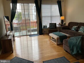 22657 Narragansett Terrace in Ashburn, VA - Building Photo - Building Photo