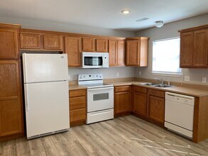 15548 Trailside Ln in St. Robert, MO - Building Photo - Building Photo