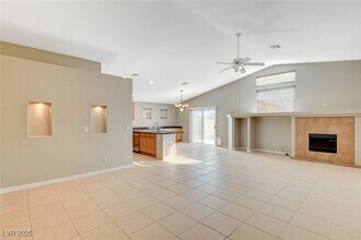 1125 E Azure Ave in North Las Vegas, NV - Building Photo - Building Photo
