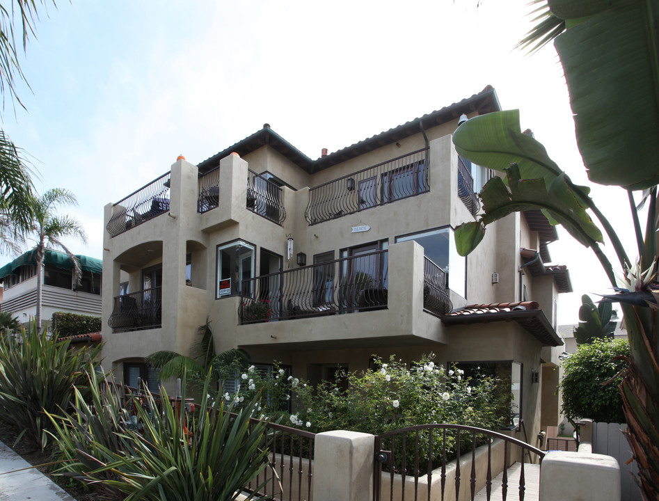 223-231 Bonair St in La Jolla, CA - Building Photo