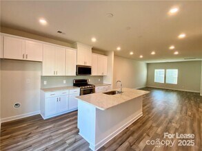 2511 Arbor Loop Dr in Charlotte, NC - Building Photo - Building Photo