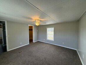 122 Osage Ln in Jacksonville, NC - Building Photo - Building Photo