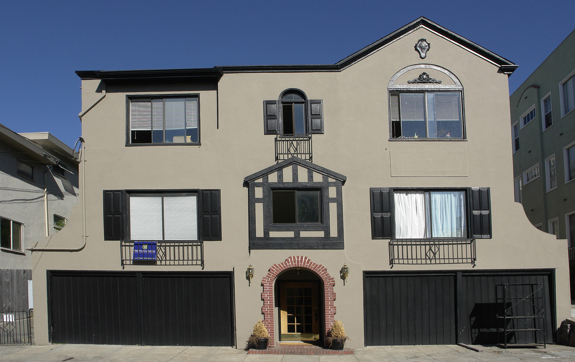 833 Erie St in Oakland, CA - Building Photo