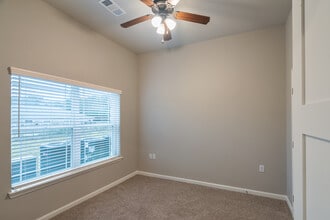 Beaumont Trails in Beaumont, TX - Foto de edificio - Interior Photo