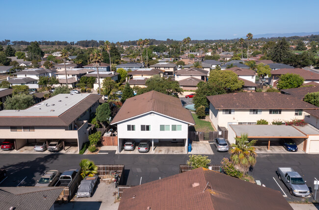 462 Linfield Pl in Goleta, CA - Building Photo - Building Photo