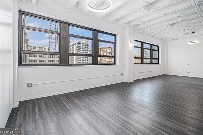 878 Peachtree St NE in Atlanta, GA - Foto de edificio - Building Photo