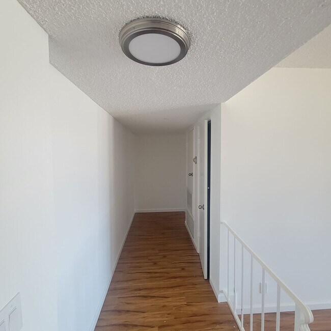 10650 Holman Ave in Los Angeles, CA - Foto de edificio - Building Photo