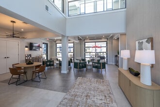 The Fitzgerald in Dale City, VA - Foto de edificio - Lobby