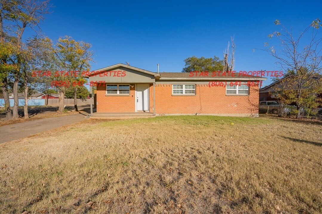 1424 Gardenia St in Amarillo, TX - Building Photo