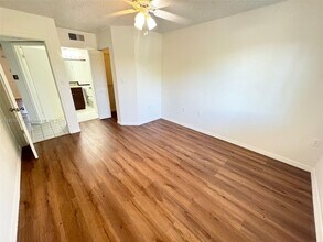 16203 Glenmoor Dr, Unit 16203 in West Palm Beach, FL - Building Photo - Building Photo
