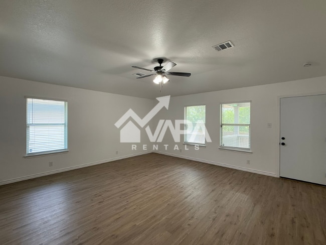 9159 Everton in San Antonio, TX - Building Photo - Building Photo