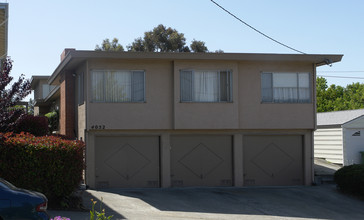 4052 Lincoln Ave in Oakland, CA - Foto de edificio - Building Photo