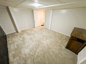 212 N 3rd St, Unit Apt B - Basement in Youngwood, PA - Foto de edificio - Building Photo