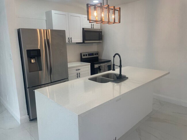 809 NW 15th Terrace in Fort Lauderdale, FL - Building Photo - Building Photo