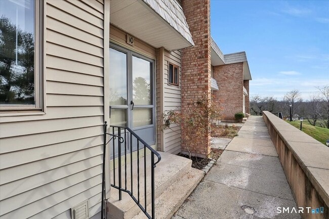 property at 10 Briar Ct