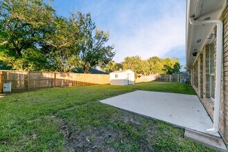 802 Foxglove Dr in Missouri City, TX - Foto de edificio - Building Photo