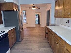 2577 N Frederick Ave in Milwaukee, WI - Foto de edificio - Building Photo