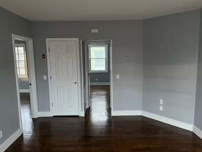 508 William St, Unit 2nd Floor in Bridgeport, CT - Building Photo - Building Photo