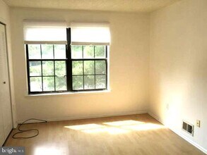 30 Voscek Ct in Trenton, NJ - Building Photo - Building Photo