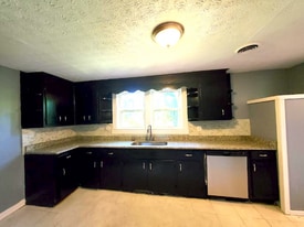 1281 Baileyton Main St in Greeneville, TN - Building Photo