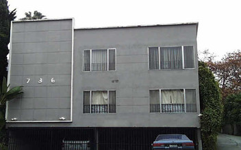 736 S Wilton Pl in Los Angeles, CA - Building Photo - Building Photo