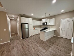 1401 Beverly Ave in Progreso Lakes, TX - Building Photo - Building Photo